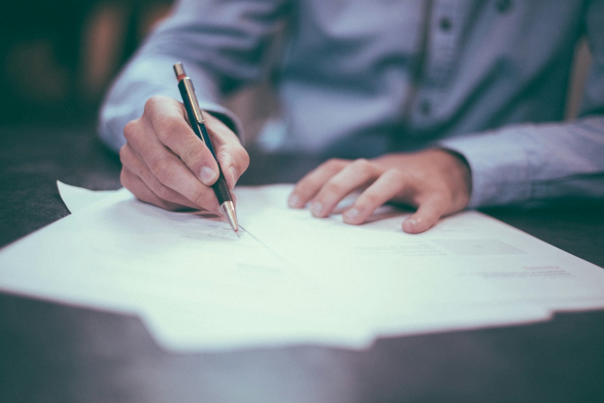 Finanza personale: come organizzare le entrate e gestire meglio il budget familiare - Foto di Scott Graham su Unsplash