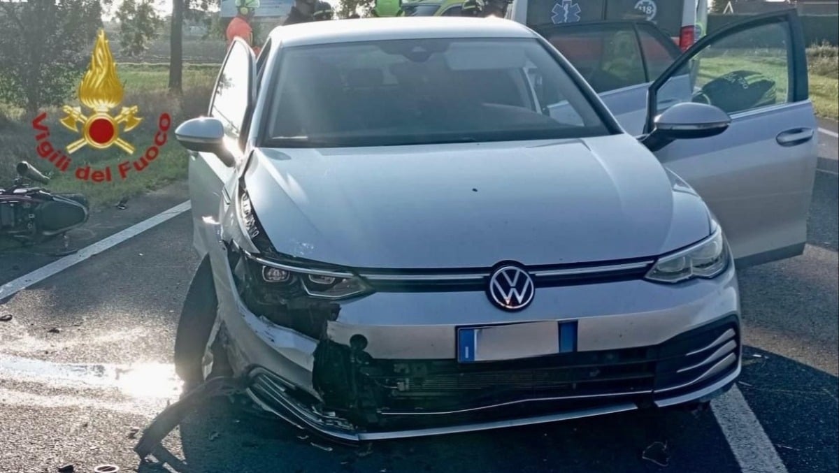 Scontro tra moto e auto: morto un 30enne, grave la passeggera di 20 anni - 