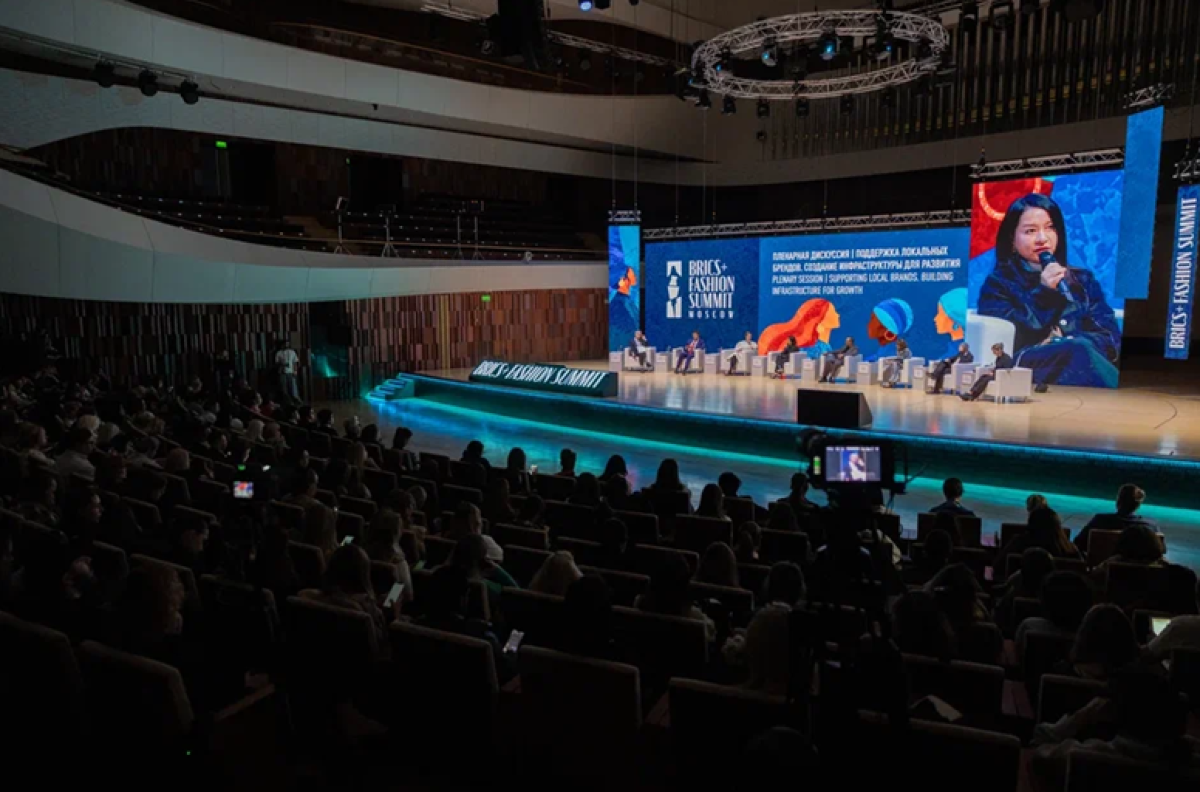 Connessi per crescere: al BRICS+ Fashion Summit si discute di come i brand possano espandersi insieme a livello globale - https://disk.360.yandex.ru/i/Y3Fvq-zCV_99QQ 