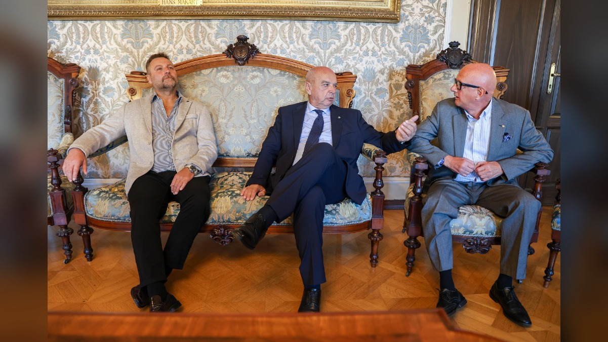 Trieste, Andrea Comisso in Comune: incontro con il sindaco Roberto Dipiazza - 