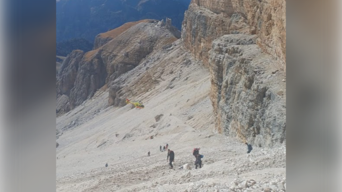 Scivola in un punto esposto e precipita per 300 metri: morta un’escursionista - 
