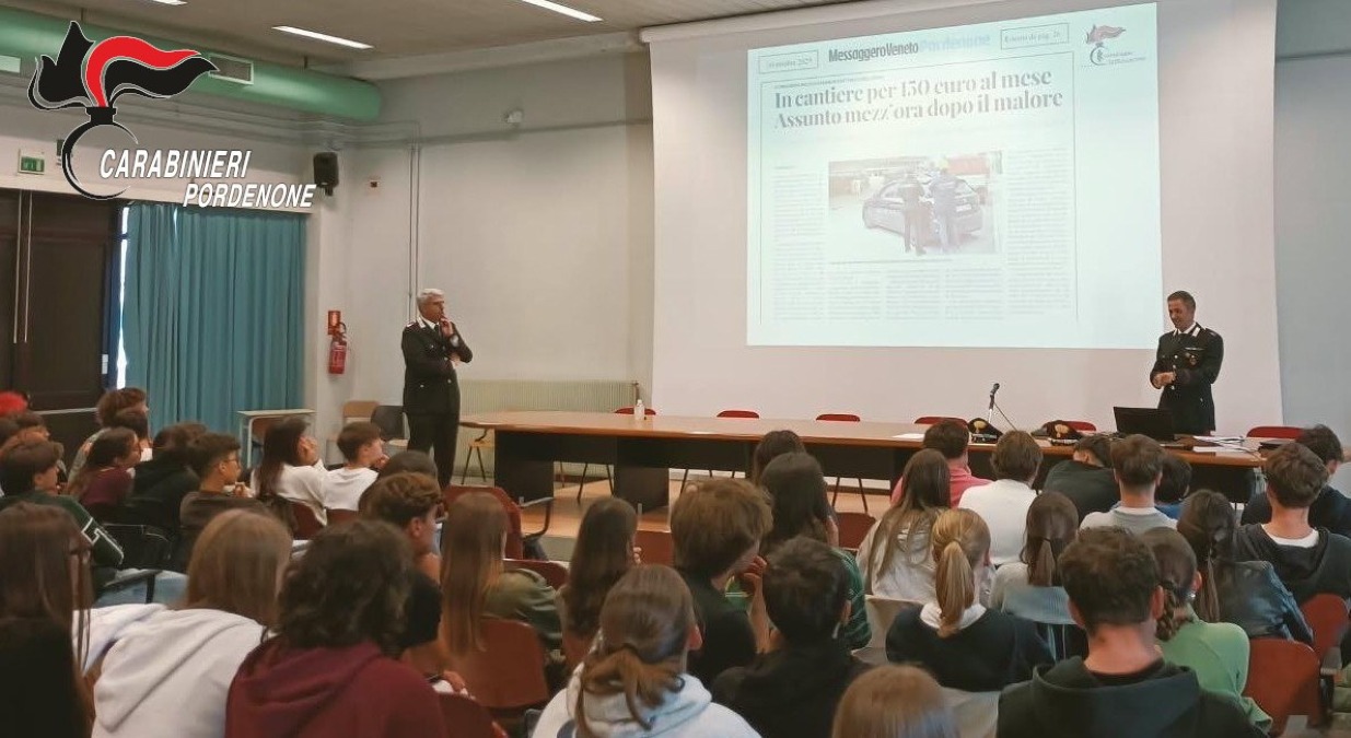 Pordenone, i Carabinieri incontrano gli studenti del Grigoletti su legalità e lavoro - 