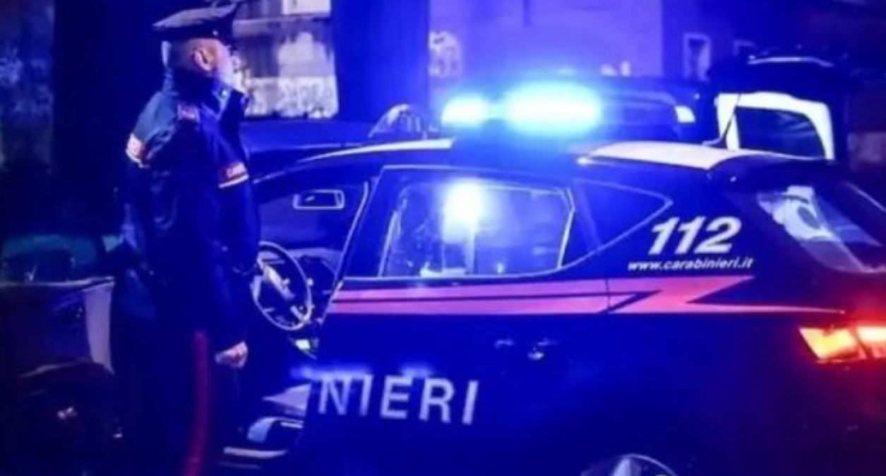 Fa retromarcia con il trattore e travolge il padre: Alessandro Fasolo muore a 69 anni - 