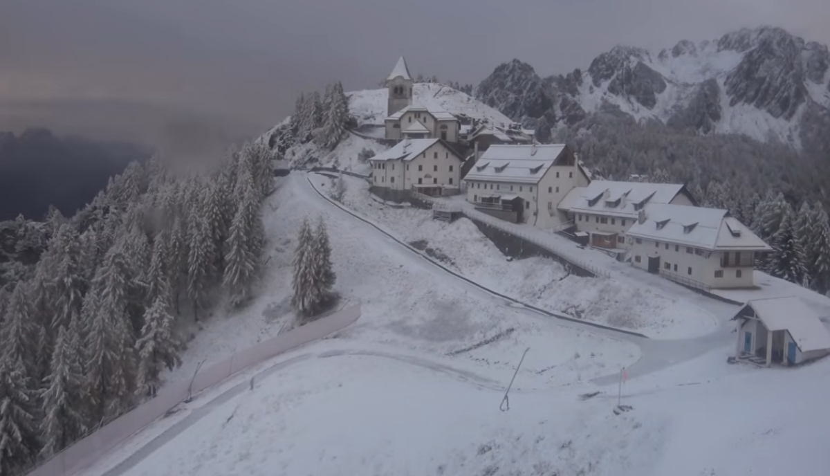 Torna la neve sulle montagne del Friuli: fiocchi verso i 1.200 metri e temperature in calo - 