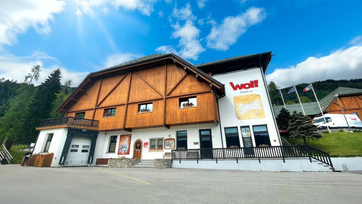 Prosciutti e speck più naturali: Wolf Sauris riduce nitriti e nitrati e investe 418mila euro - 
