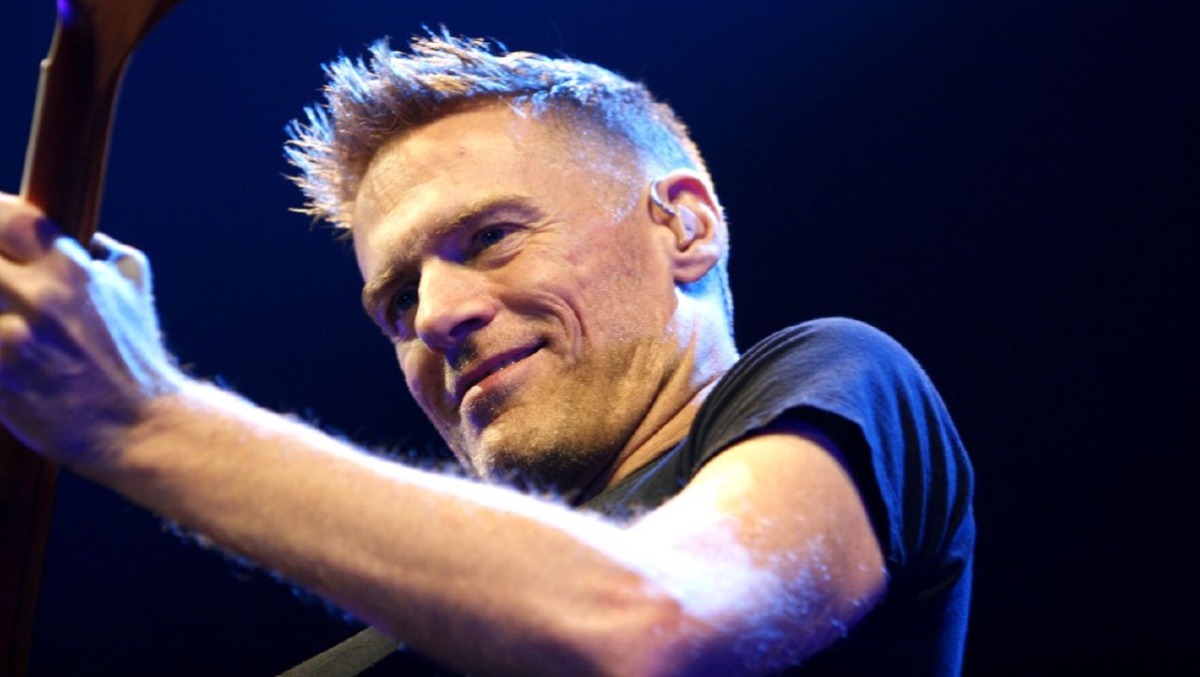Trieste, Bryan Adams torna in teatro: al Rossetti una serata acustica nel 2027