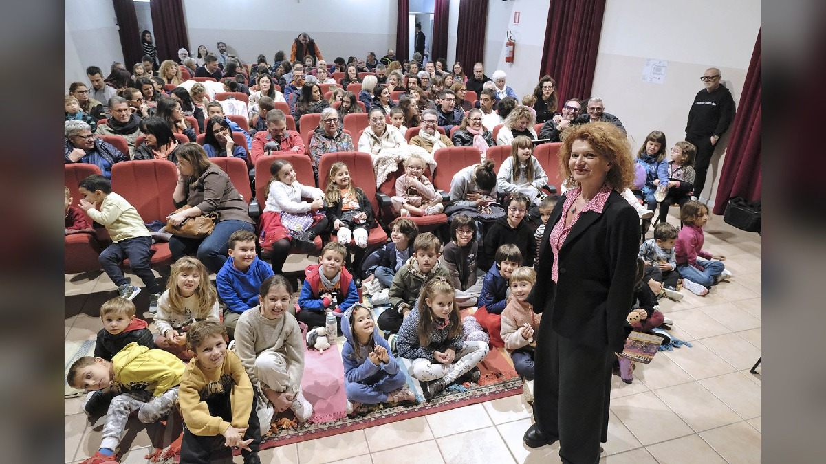 Frassinelle riempie il teatro per Mowgli: famiglie e bambini premiano la tappa polesana della rassegna - 