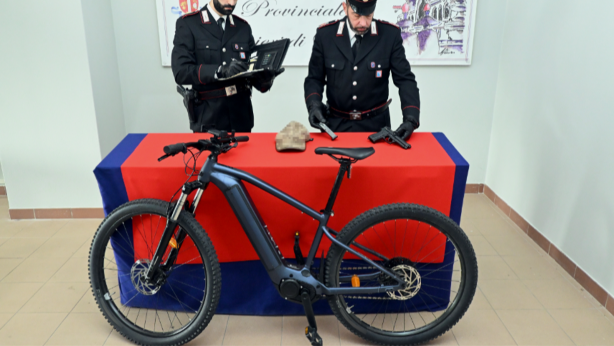 Auto e bici elettrica rubate tra Pasian di Prato e Udine: due giovani denunciati, caccia al terzo uomo - 