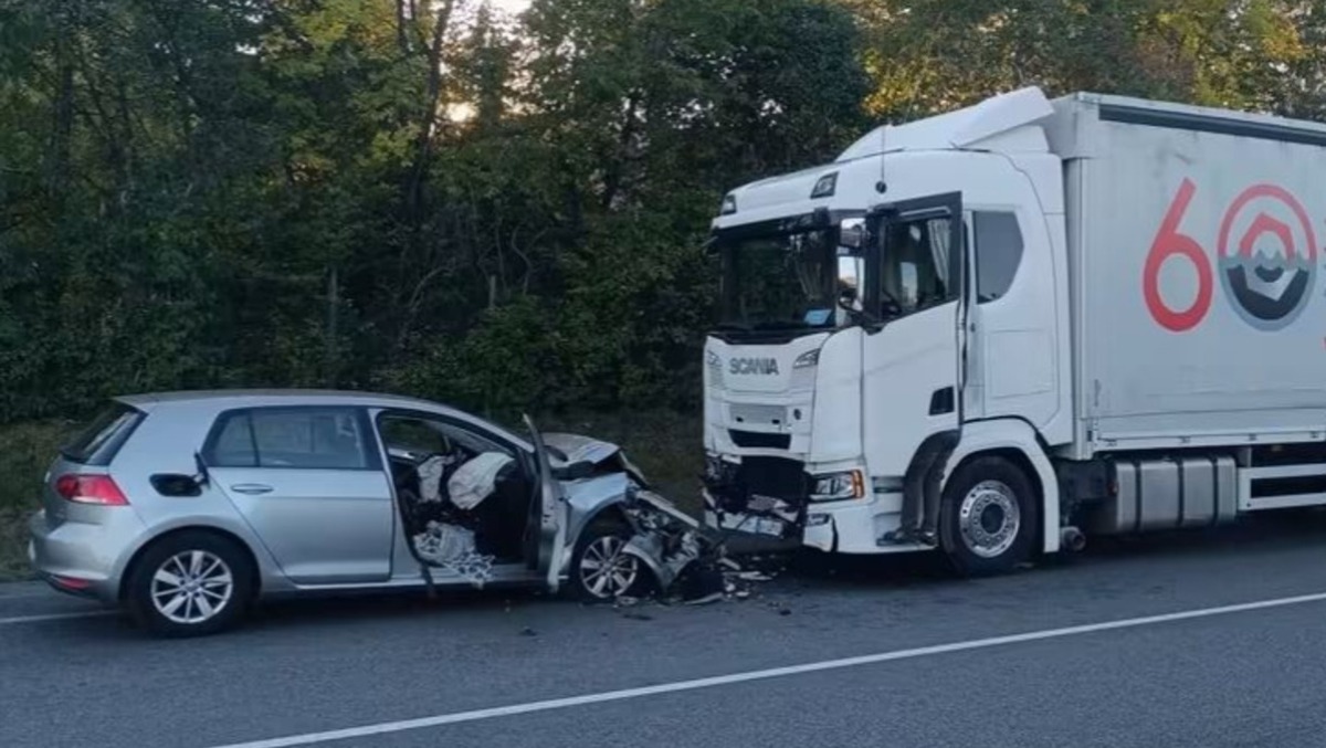 Schianto sulla statale 13 a Pordenone: perde la vita una 68enne, ferito il marito
