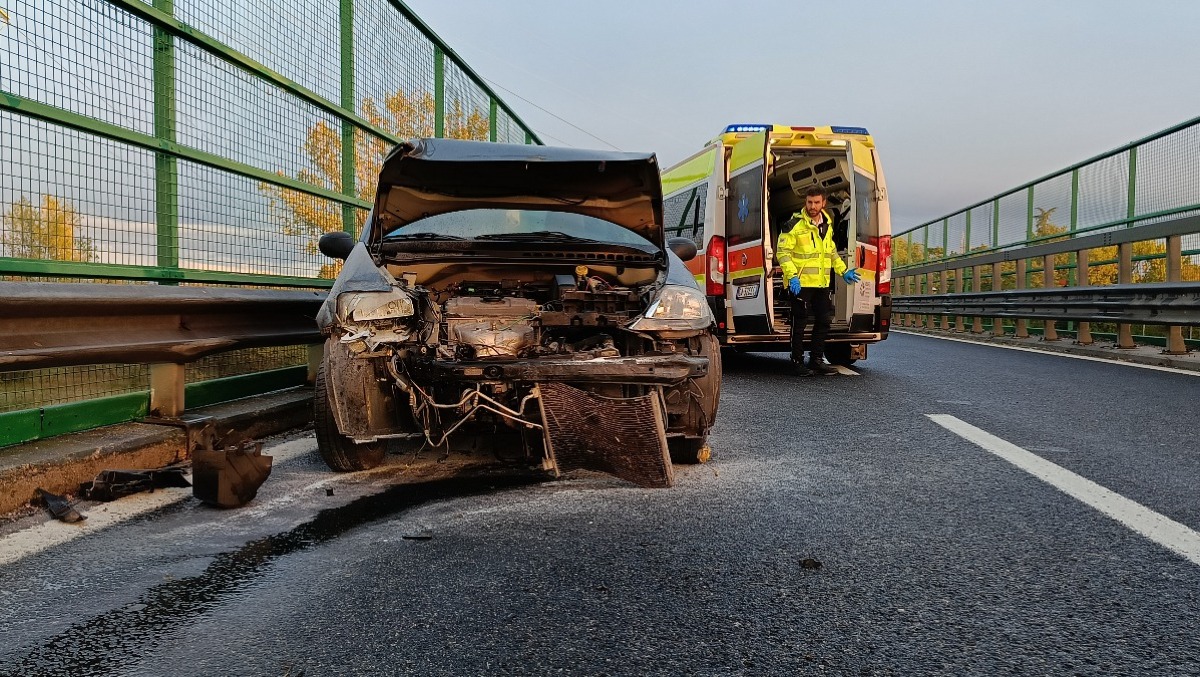 Tangenziale di Campoformido, auto contro la barriera: traffico rallentato verso Udine Sud - 