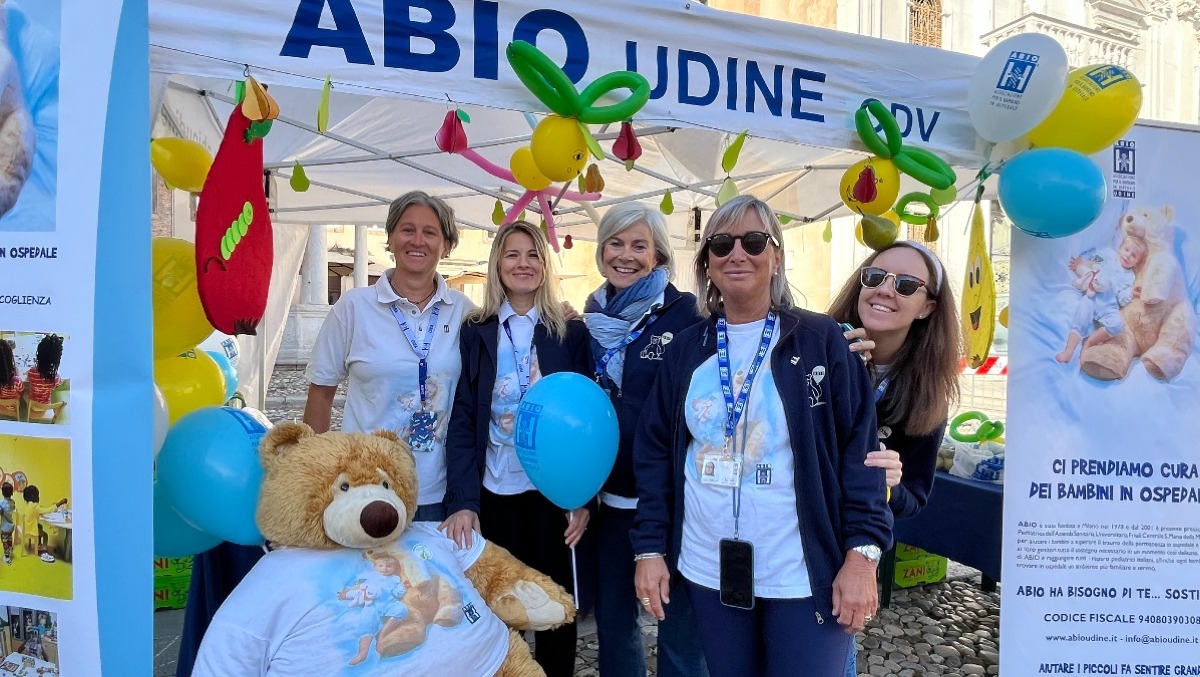 Udine, un quarto di secolo di ABIO in corsia: festa per i volontari del Santa Maria della Misericordia - 