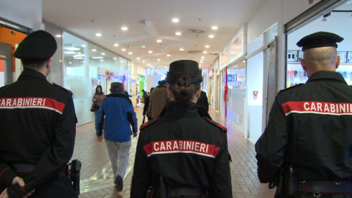 Controlli nei negozi di Martignacco: tre denunce per furti e un arresto da eseguire