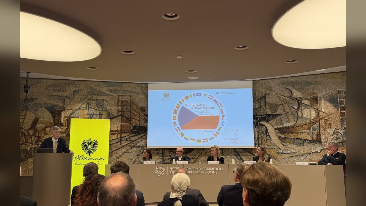Udine rilancia il suo ruolo mitteleuropeo: in città ambasciatori e consoli per i 30 anni del consolato ceco - 