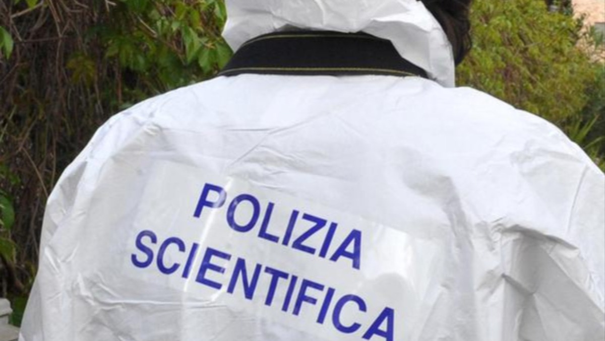 San Massimo, uomo trovato senza vita tra gli alberi: verifiche della polizia su quanto accaduto