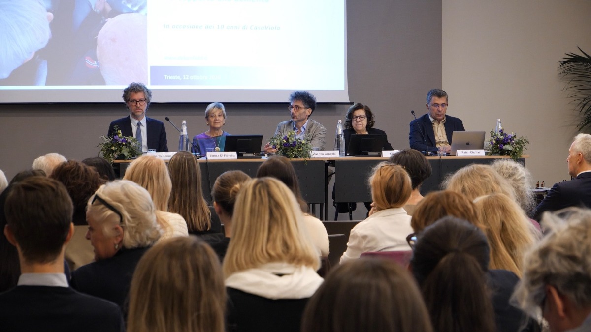 Trieste, una settimana per i 10 anni di CasaViola: laboratori, museo e cinema per caregiver e persone con demenza - 