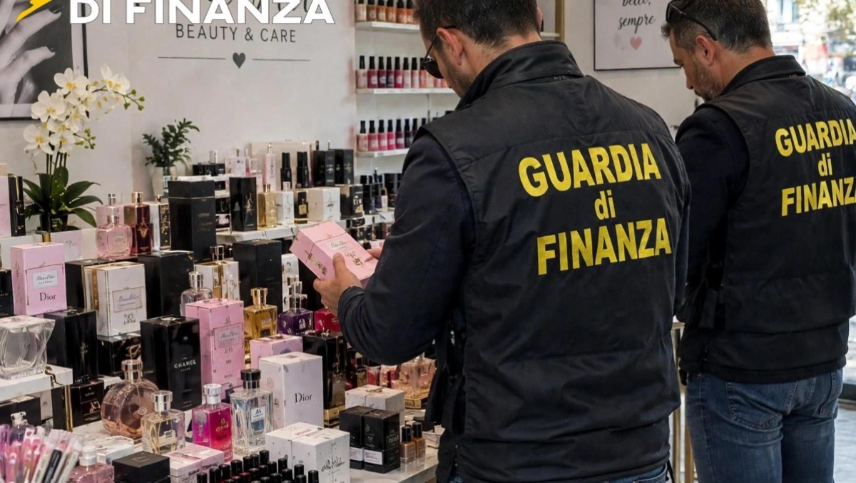 Rosolina, vendita di profumi sospetti online e gel unghie con sostanze vietate: tre denunciati - 