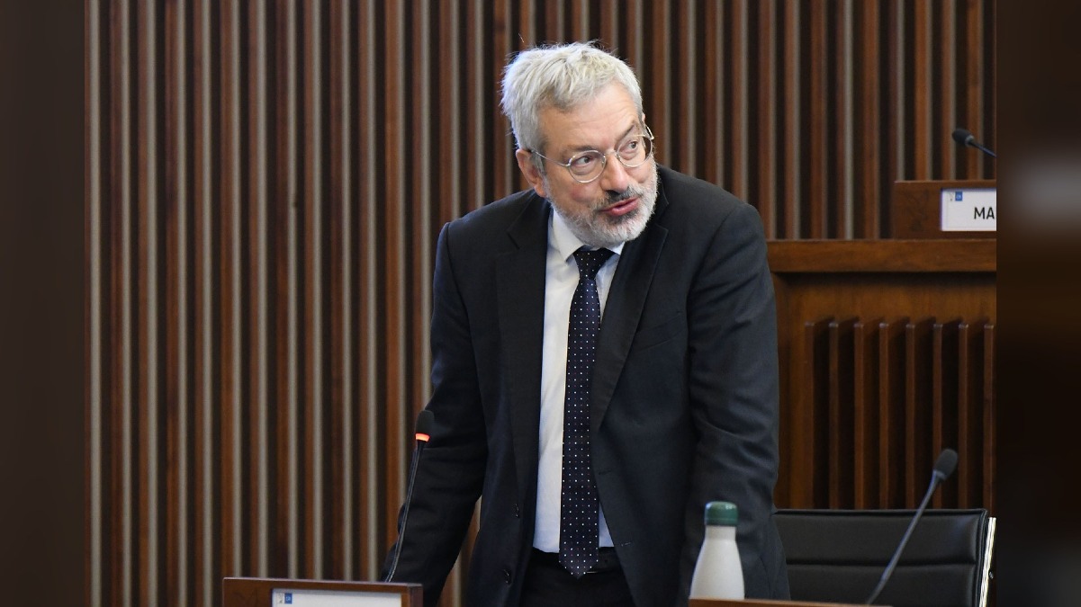 Grignano, torna lo scontro sui pini: Honsell chiama in causa la Regione - 