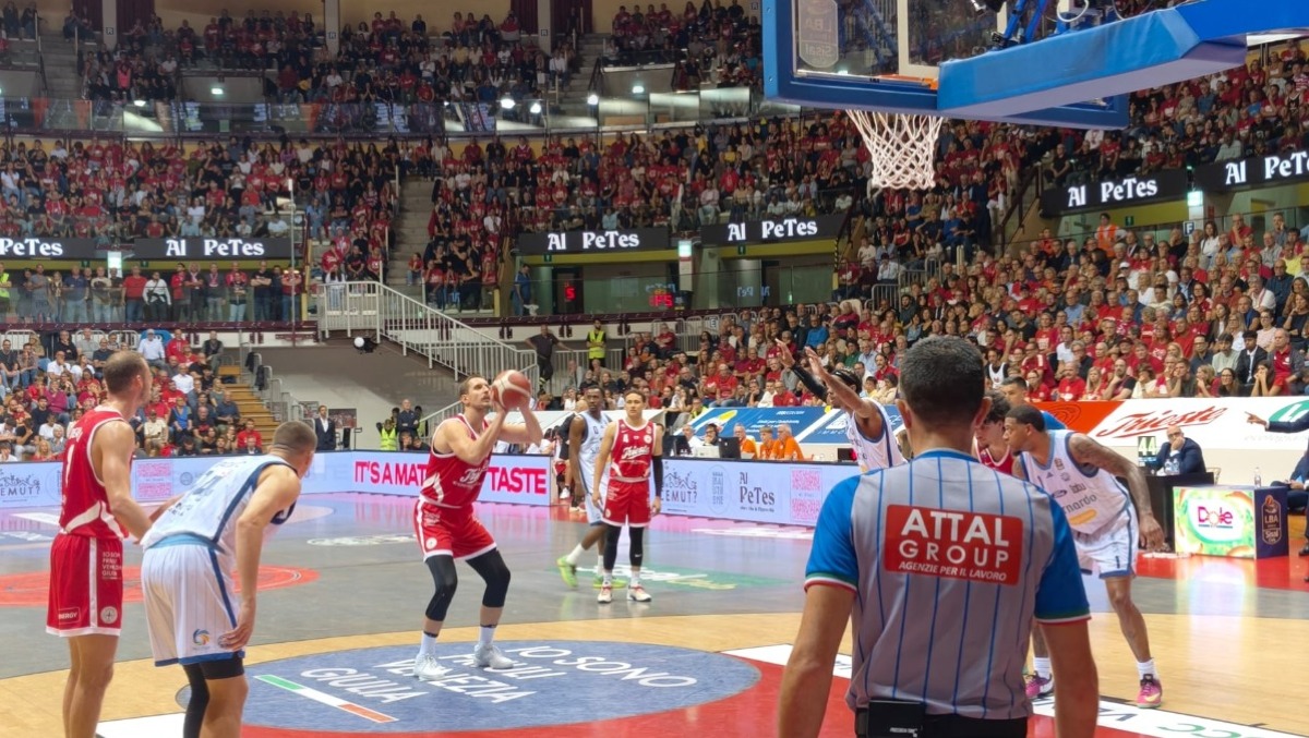 Trieste trova la svolta davanti al suo pubblico: Cantù piegata 92-72 al PalaRubini - 