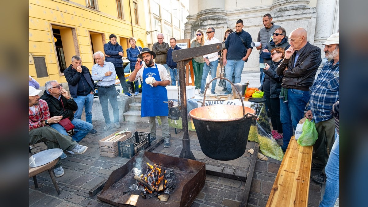 Tolmezzo celebra la Carnia tra erbe, sapori e prove di una volta: torna “Il Filo dei Sapori” - 