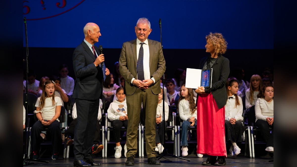 Barbara Minghetti premiata al Verdi: a Pordenone il riconoscimento per chi porta la lirica ai più giovani - 