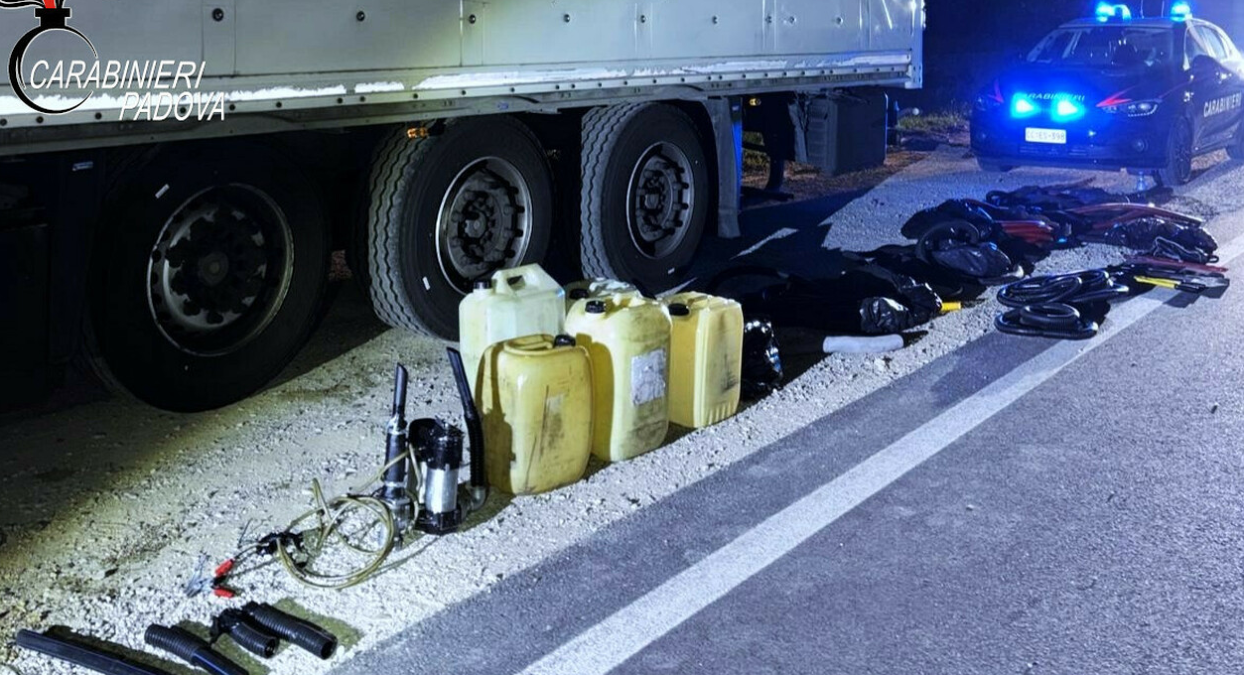 Curtarolo, fermati vicino ai camion con taniche e aspiratore: due denunce - 