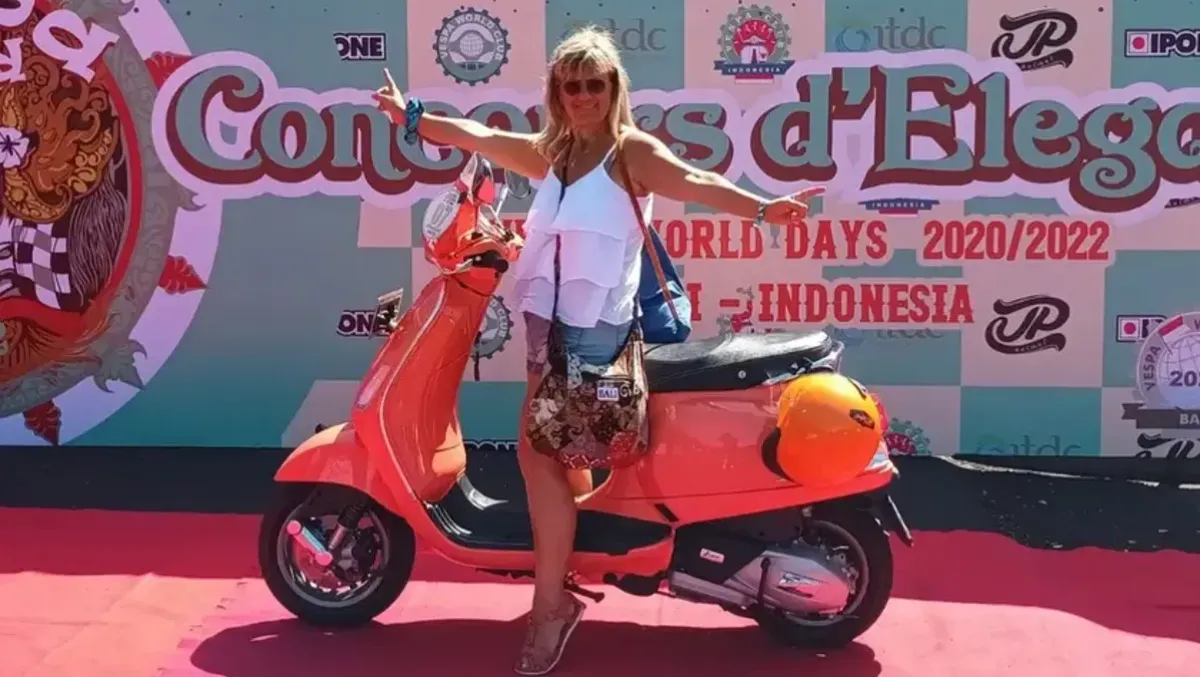 Si ferma in Cina il viaggio di Sandra Carozzi: lutto anche in Friuli per la vespista partita da Trieste - 