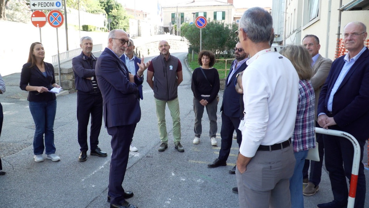 Burlo di Trieste, nuovo murales sulla facciata con lavori esterni da 100mila euro