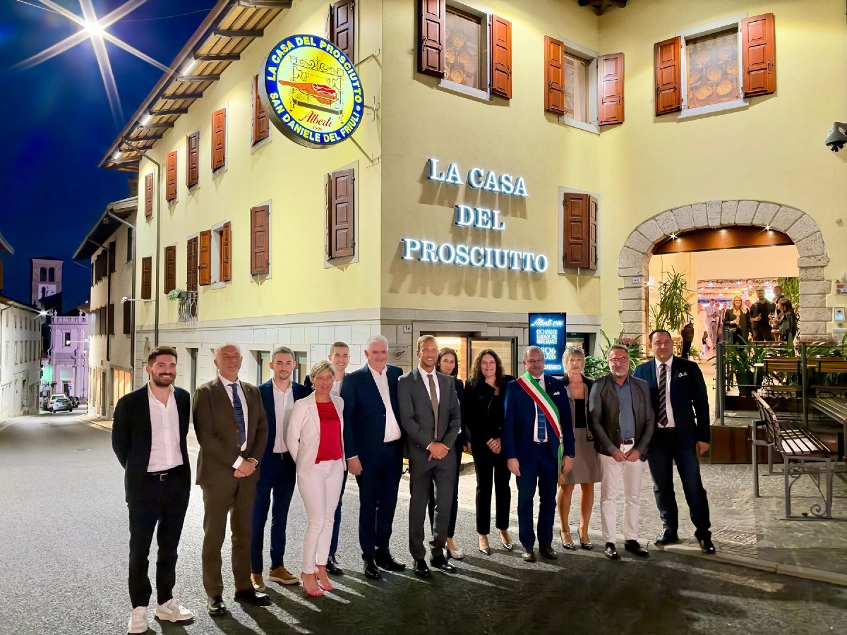 Targa della Regione ai 120 anni del prosciuttificio Alberti di San Daniele