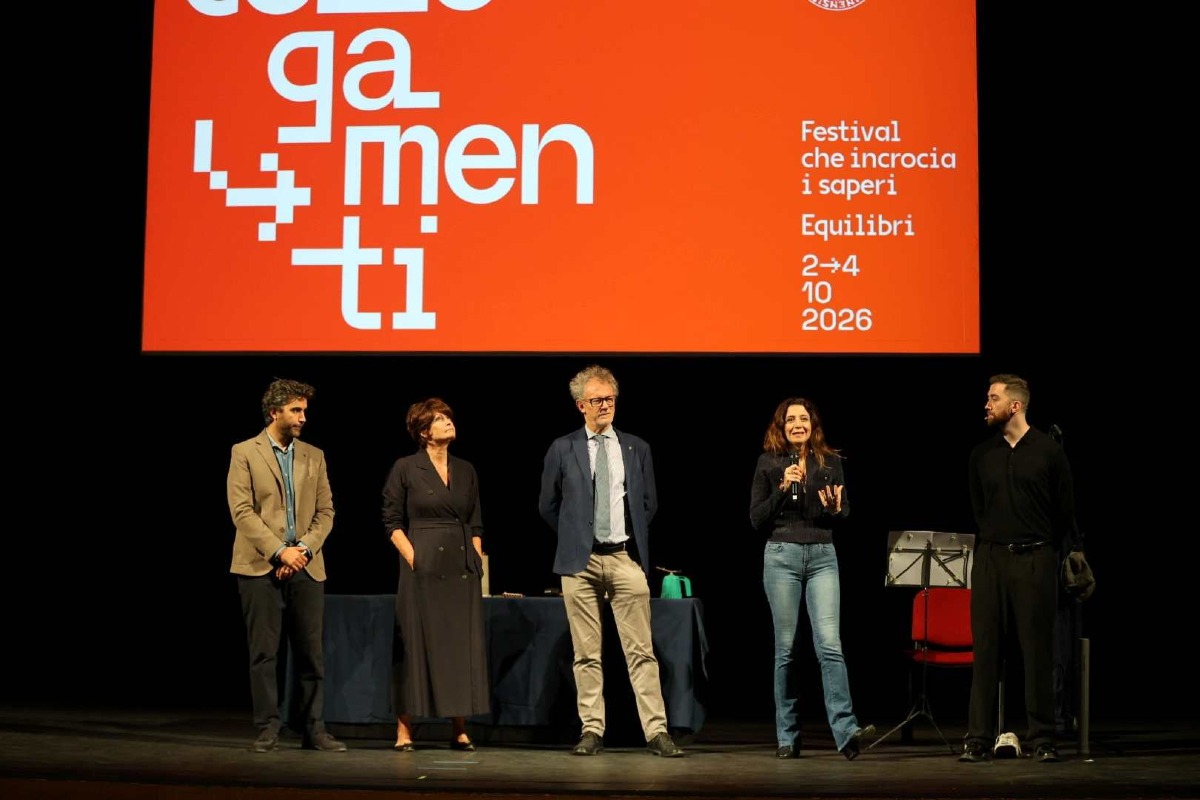 Collega-Menti 2026, oltre mille studenti all’apertura con teatro pieno a Udine