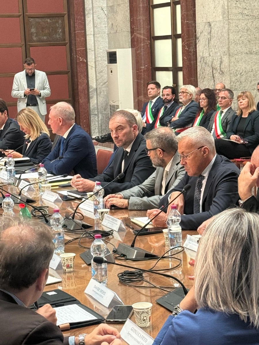 Electrolux, stop ai licenziamenti unilaterali: 90 milioni e uscite volontarie in tre anni