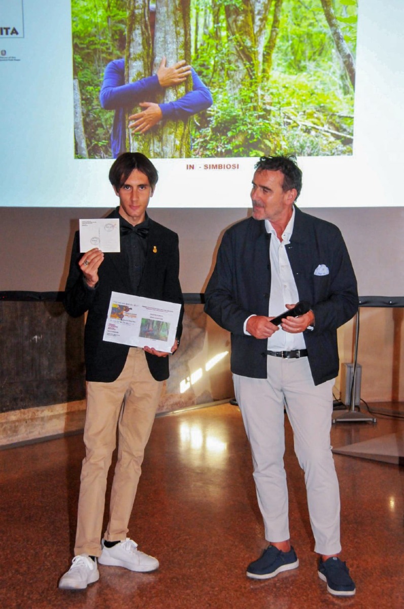 Aran Cosentino premiato a Bologna: menzione al Premio fotografico Nino Migliori