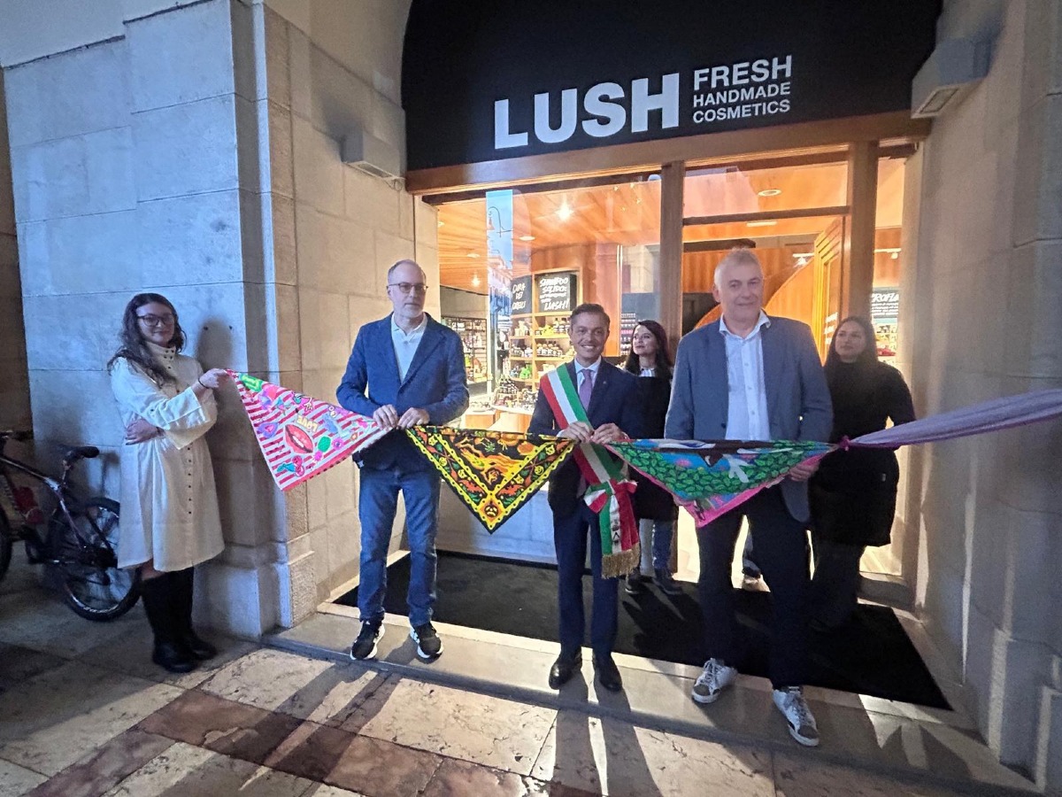 Lush apre a Udine nell’ex Tonini di Palazzo D’Aronco: inaugurato il nuovo negozio