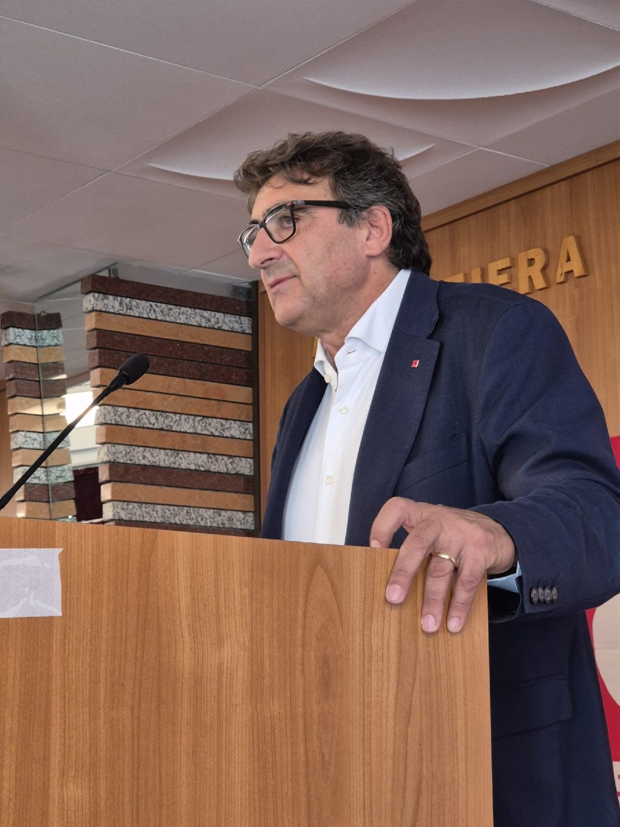 Cgil Vicenza porta 350 lavoratori a Roma per la manifestazione La Via Maestra
