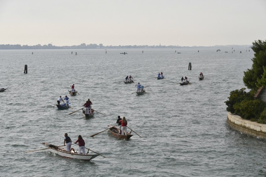 Veleziana Sailing Week, sabato tra regate in laguna e sfide a remi all’Arsenale