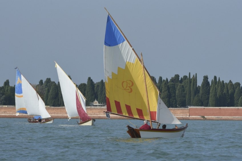 Veleziana Sailing Week, sabato tra regate in laguna e sfide a remi all’Arsenale