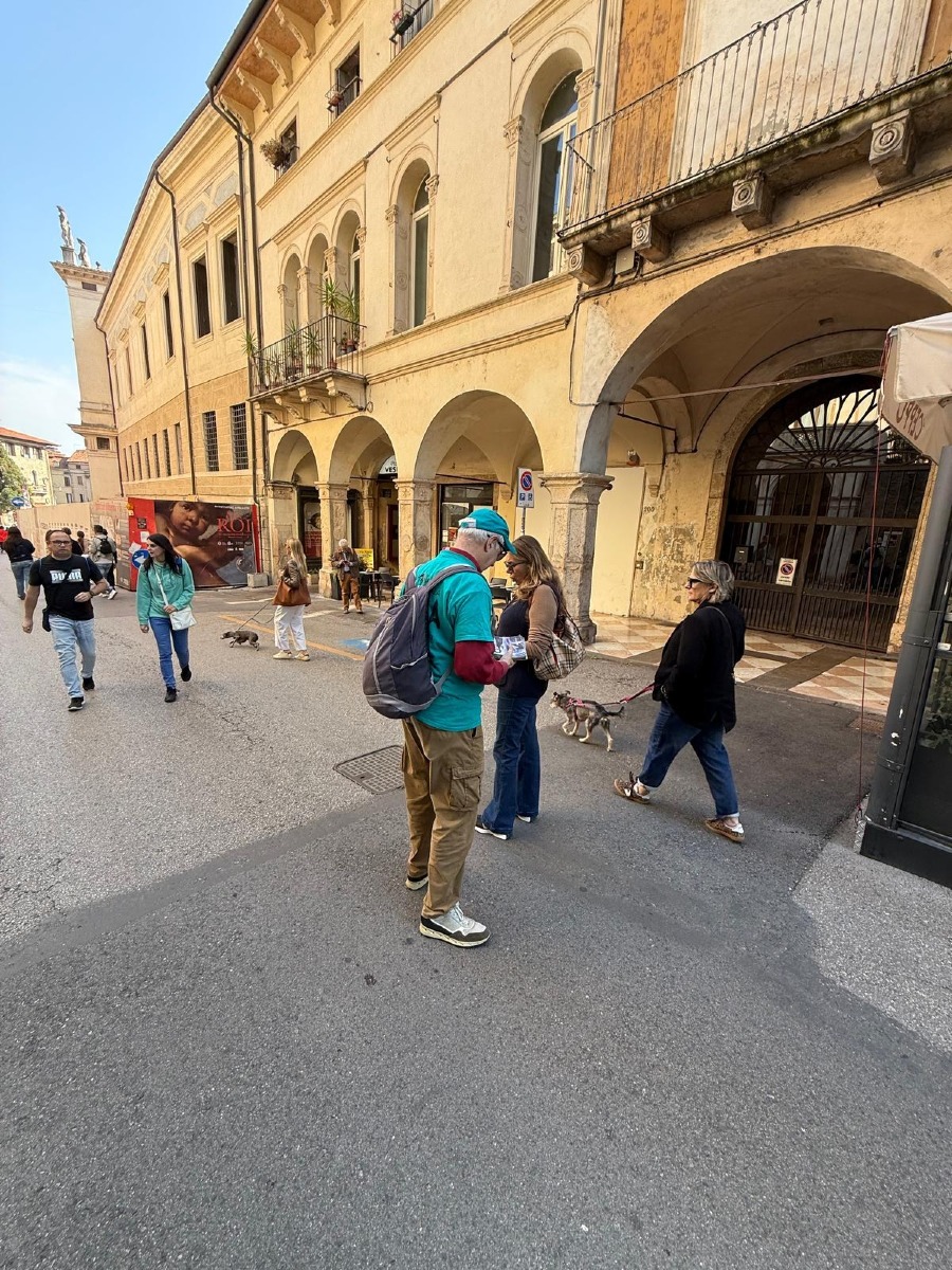 Vicenza, Mondo Libero dalla Droga torna in centro con opuscoli per i giovani