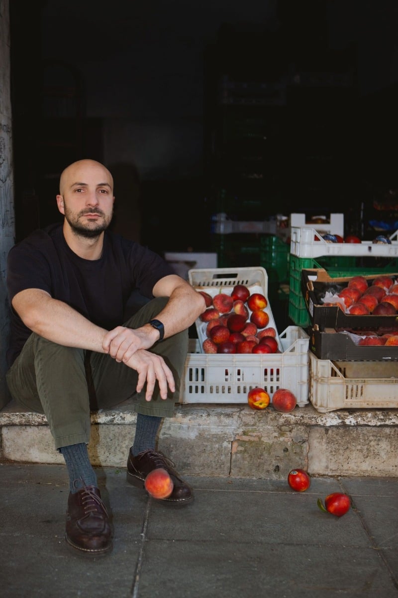 Daniele Tinti al Teatro Miela con “Pesche dure”