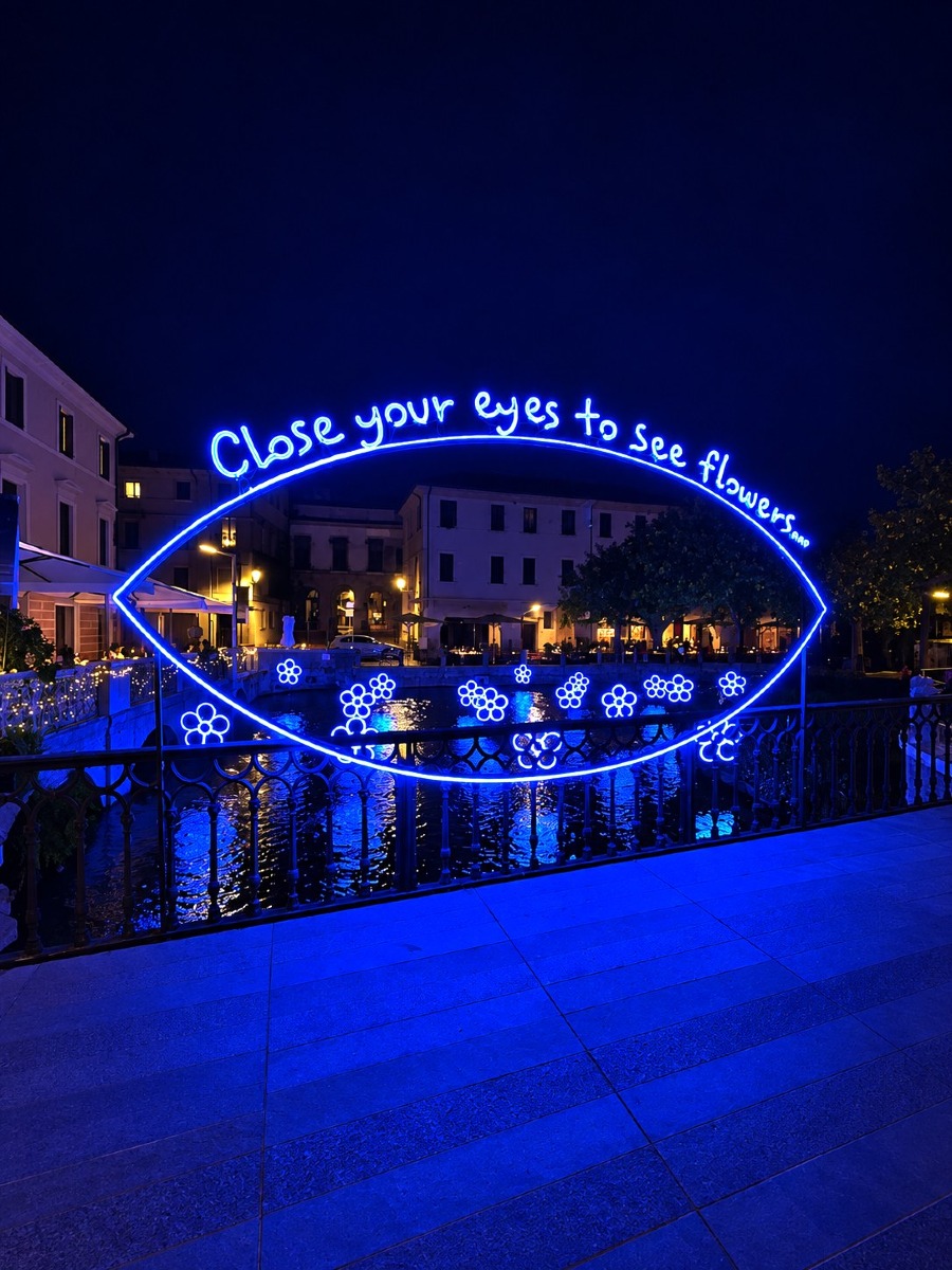 Treviso, le installazioni luminose di Aliteia accendono il 4passiFestival