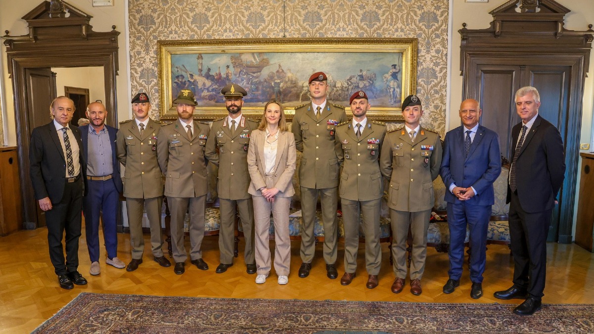 Sigillo bronzeo del Comune ai protagonisti del salvataggio al Molo Audace