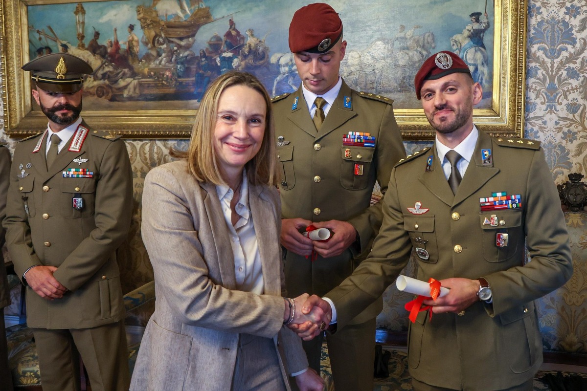 Sigillo bronzeo del Comune ai protagonisti del salvataggio al Molo Audace
