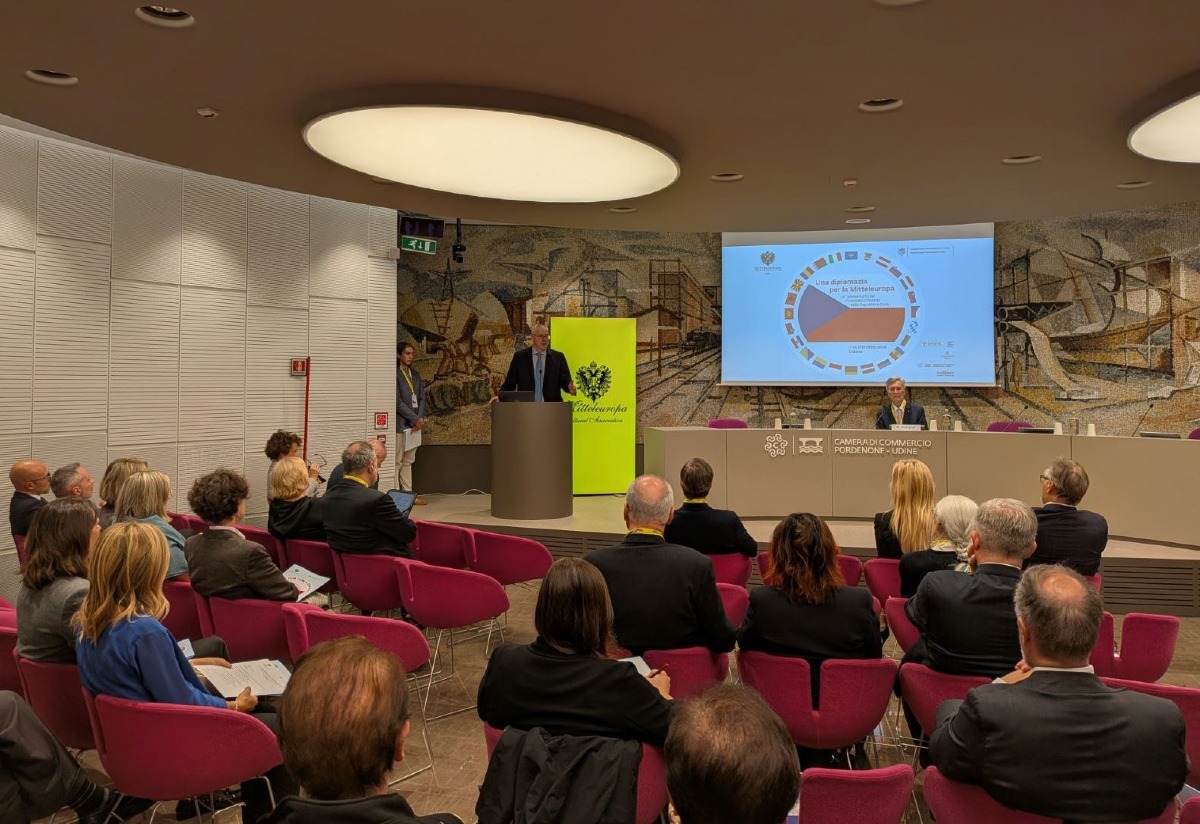 Udine, ai 30 anni del Consolato ceco Bordin richiama le sfide della diplomazia
