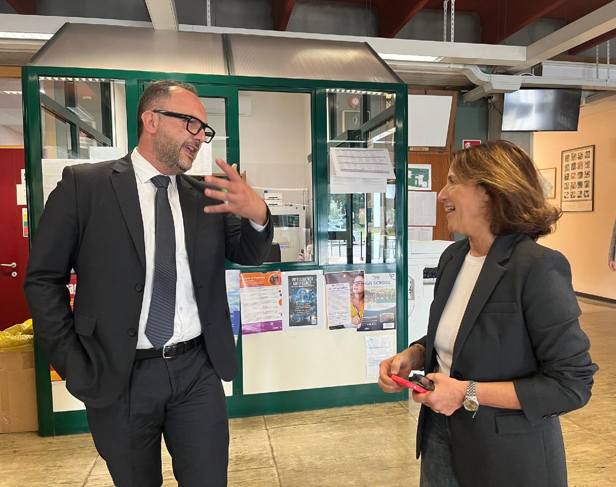 Donadel visita il liceo Berto di Mogliano Veneto e rilancia sugli edifici scolastici