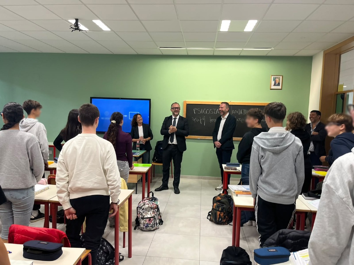Donadel visita il liceo Berto di Mogliano Veneto e rilancia sugli edifici scolastici