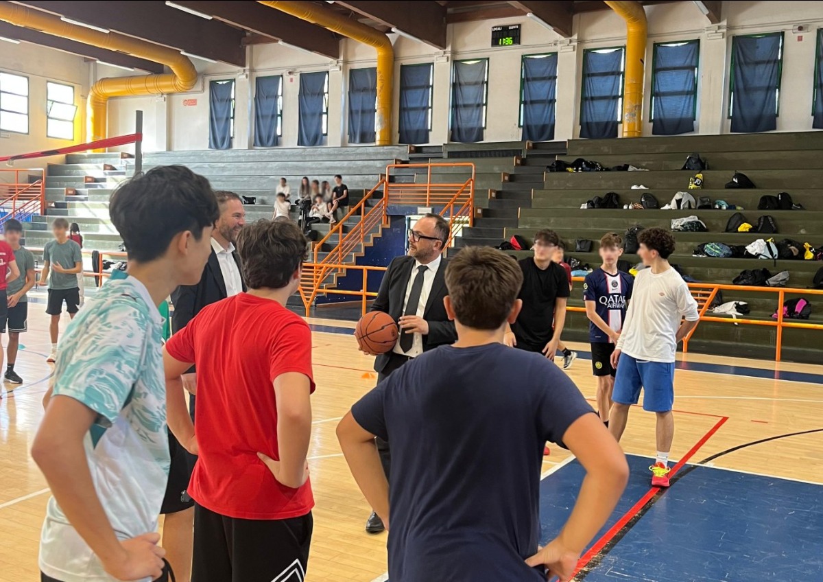 Donadel visita il liceo Berto di Mogliano Veneto e rilancia sugli edifici scolastici