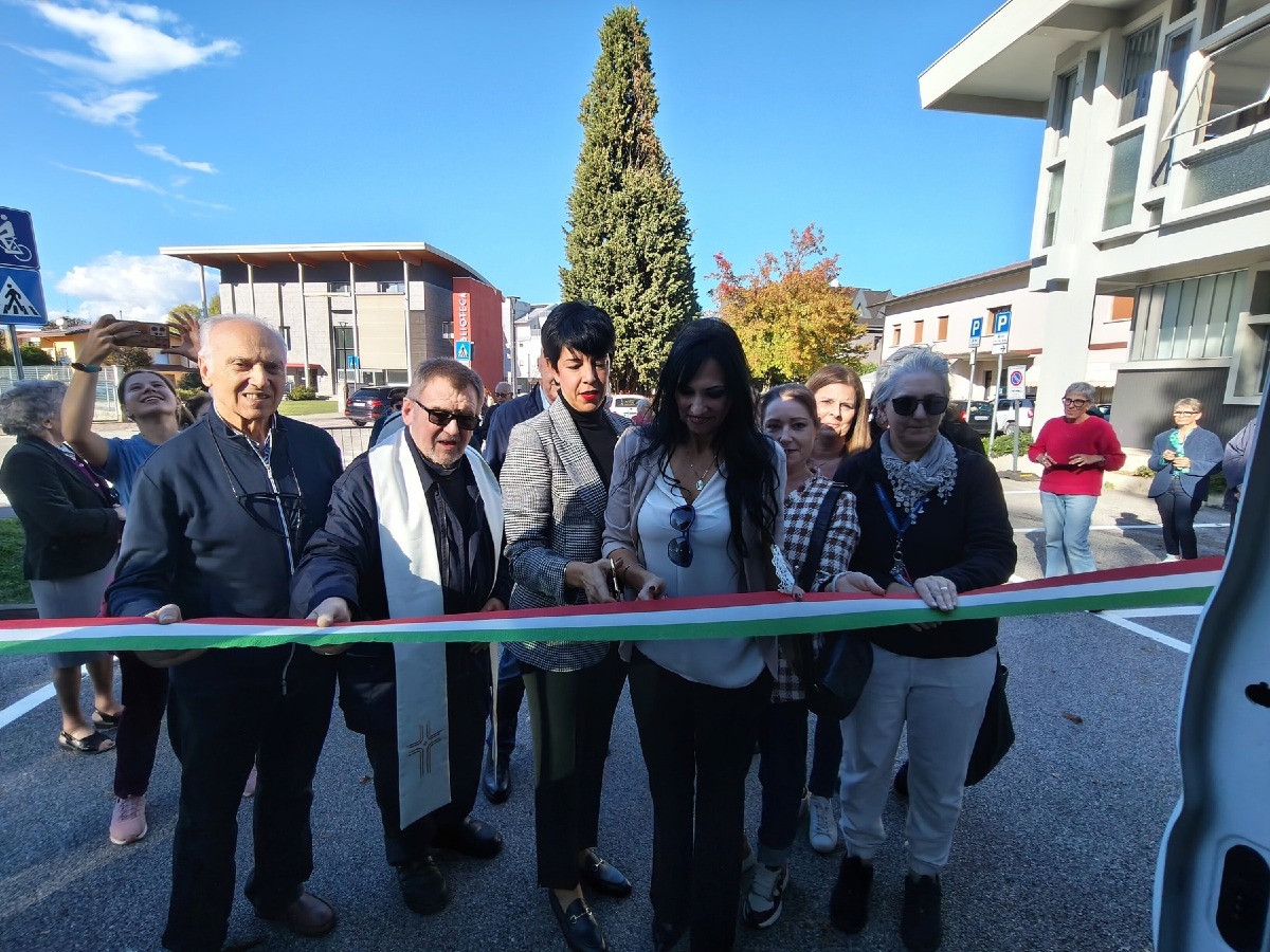 Fiume Veneto, nuovo pulmino per anziani e persone con difficoltà motorie
