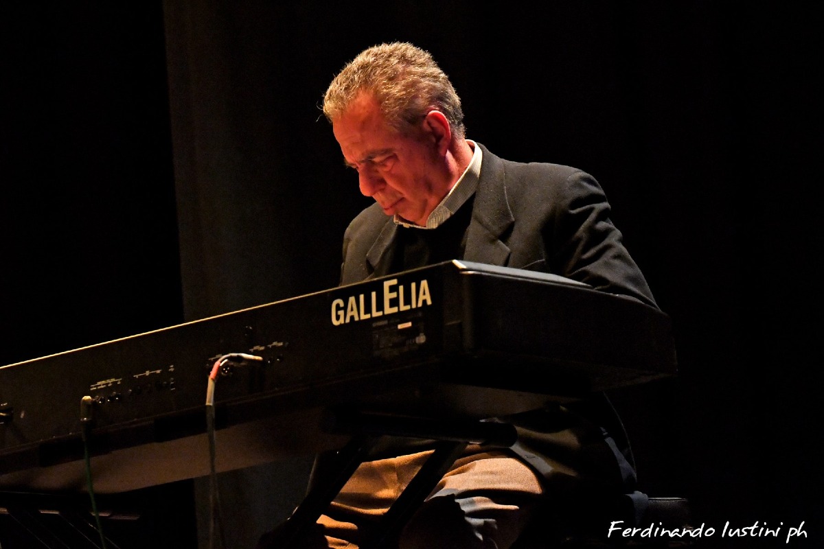Udine, al Palamostre I Musici di Guccini e Lodo Guenzi con Tra la via Emilia e il West