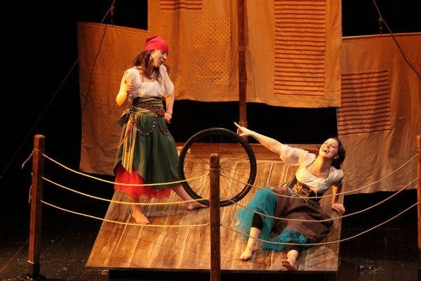 Fagagna, “Piratesse” al Teatro Vittoria per la rassegna Fila a Teatro