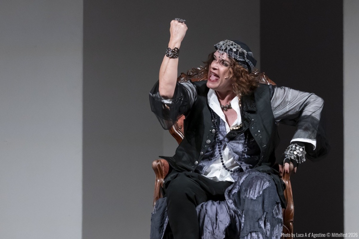 Laura Marinoni inaugura “Innesti” alla Sala Bergamas di Gradisca d’Isonzo