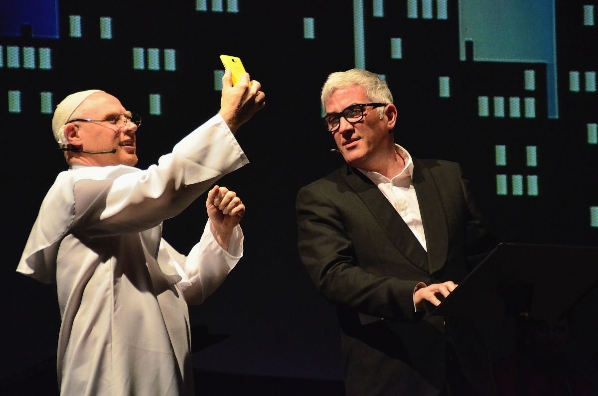 Pupkin Kabarett torna al Teatro Miela per i 25 anni: in scena cast storico e musicisti